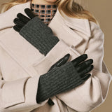 Riley (black) – Sheepskin leather gloves with knit cuff and touchscreen feature