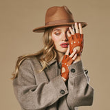 Robyn (cognac) – Luxurious women's fingerless driving gloves made of American deerskin leather