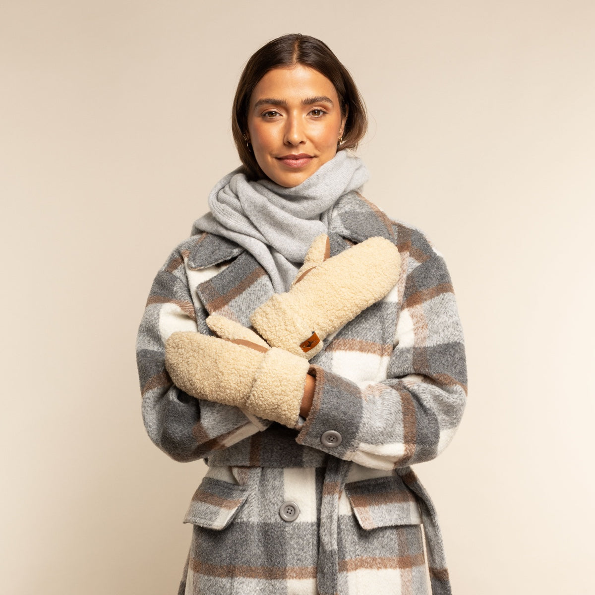Sophia (beige) - suede teddy mittens with warm faux fur lining  - Schwartz & von Halen - US - 6