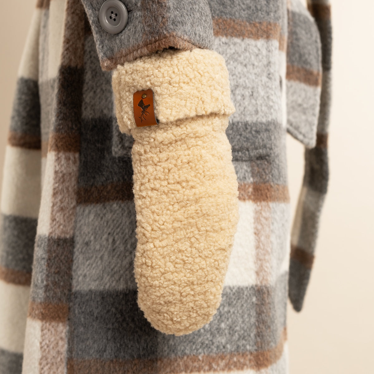 Sophia (beige) - suede teddy mittens with warm faux fur lining  - Schwartz & von Halen - US - 7