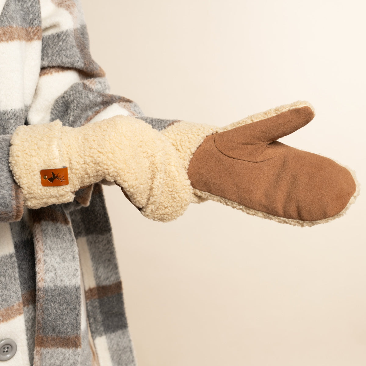 Sophia (beige) - suede teddy mittens with warm faux fur lining  - Schwartz & von Halen - US - 10