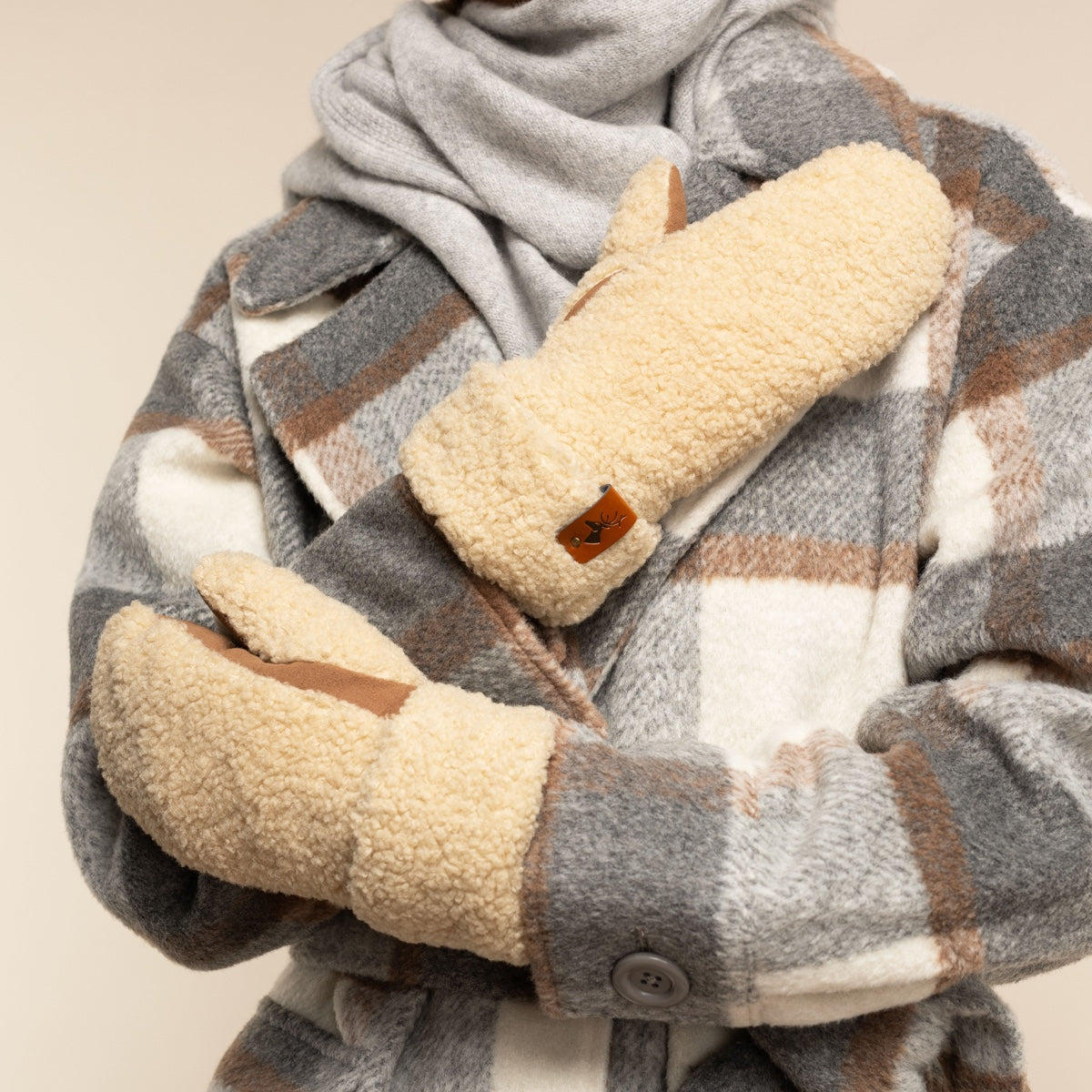Sophia (beige) - suede teddy mittens with warm faux fur lining  - Schwartz & von Halen - US - 12