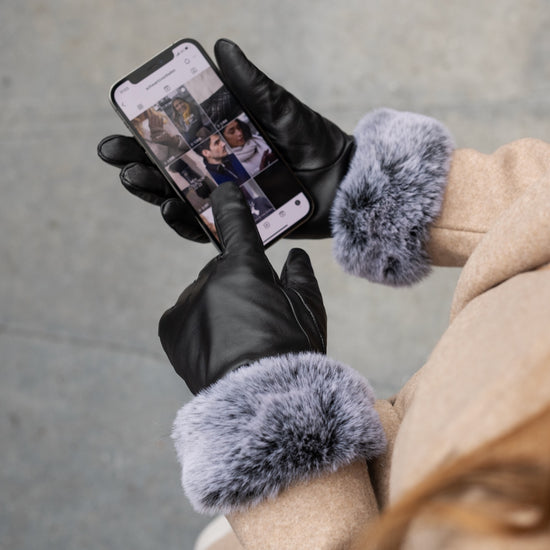 Vera – luxurious leather gloves with faux fur at the wrist and touchscreen feature  - Schwartz & von Halen - US - 5