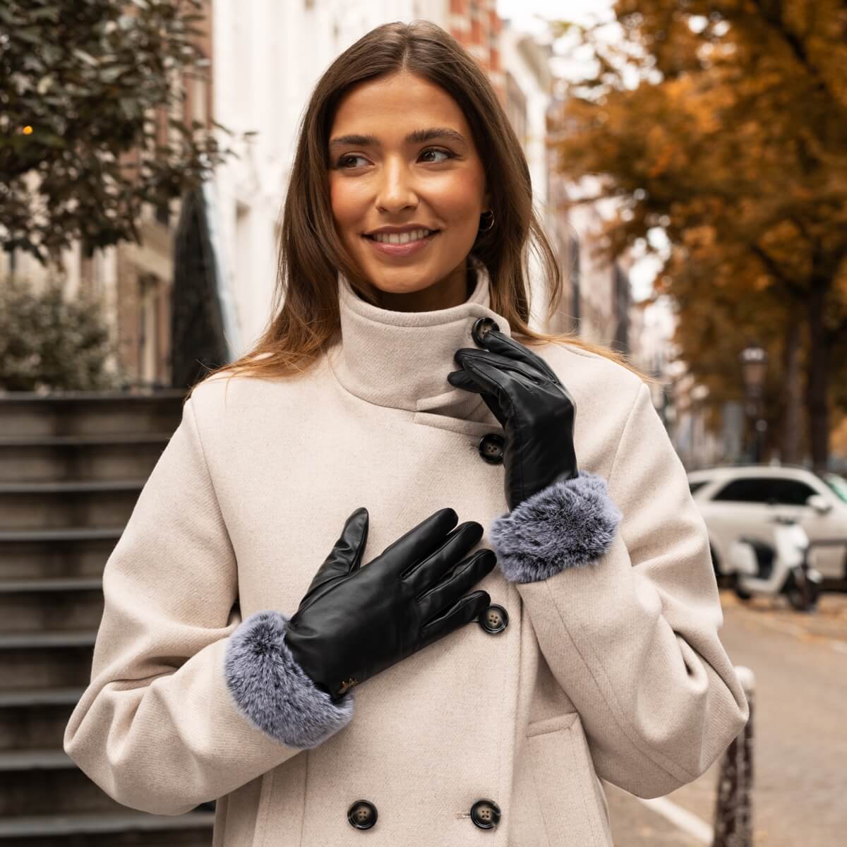 Vera – luxurious leather gloves with faux fur at the wrist and touchscreen feature  - Schwartz & von Halen - US - 9