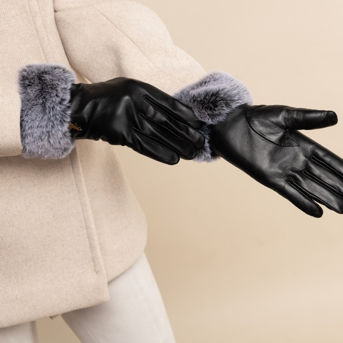 Vera – luxurious leather gloves with faux fur at the wrist and touchscreen feature  - Schwartz & von Halen - US - 12