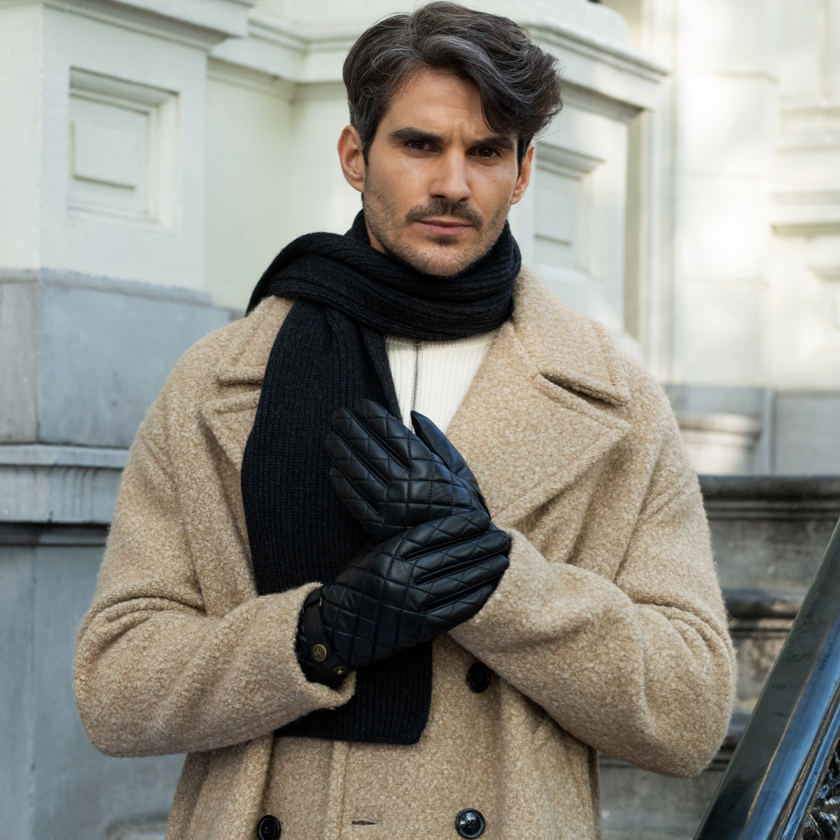 Smith (black) - sheepskin leather gloves with snaps & touchscreen feature - Schwartz & von Halen - US - 6