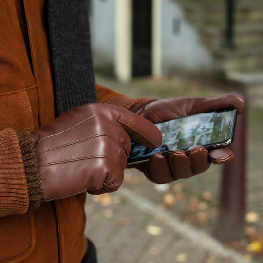James (brown) - Classic sheepskin leather gloves with luxurious cashmere lining & touchscreen feature