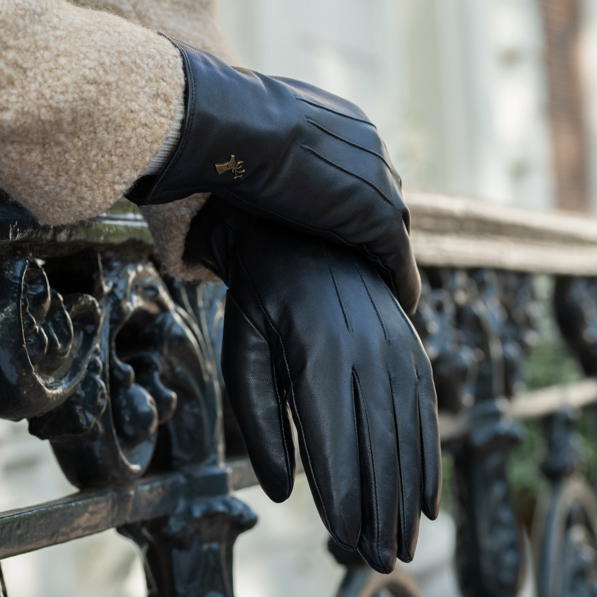 Musk - vegan leather gloves with fleece lining & touchscreen feature  - Schwartz & von Halen - US - 10